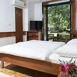 호텔 Mediterranean Village San Antonio 3*