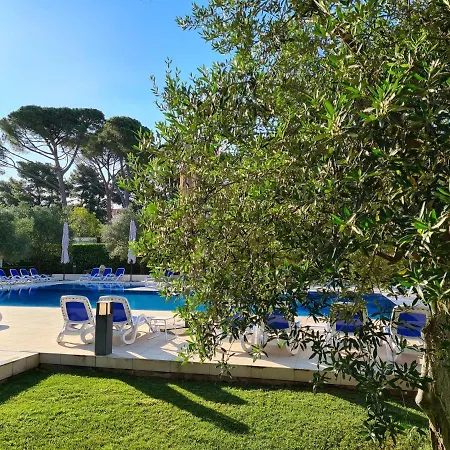 Szálloda Mediterranean Village San Antonio Biograd na Moru