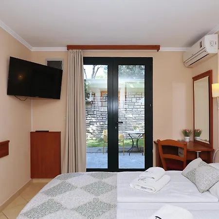 Mediterranean Village San Antonio 3* ビオグラード・ナ・モル