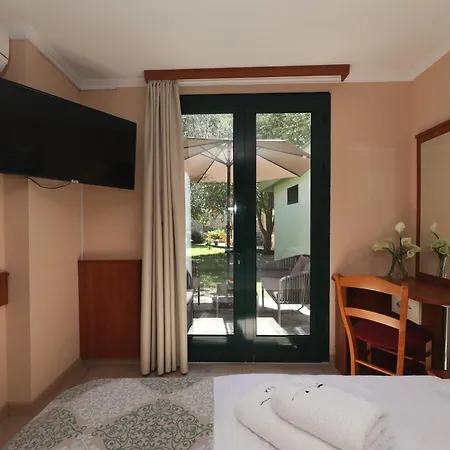 Hotel Mediterranean Village San Antonio 3*