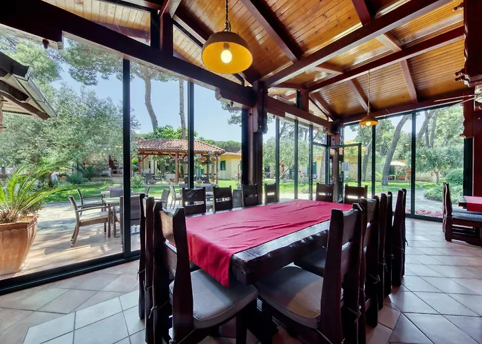 Mediterranean Village San Antonio 비오그라드나모루