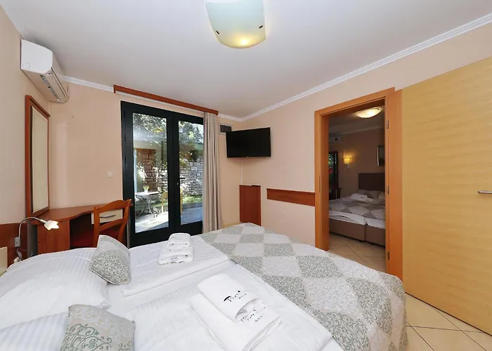 Mediterranean Village San Antonio Hotel 3*
