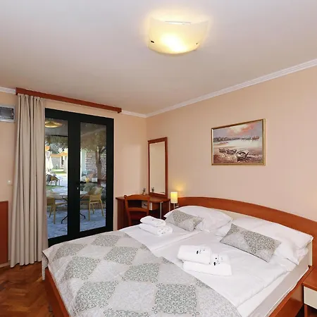 Hotel Mediterranean Village San Antonio 3*