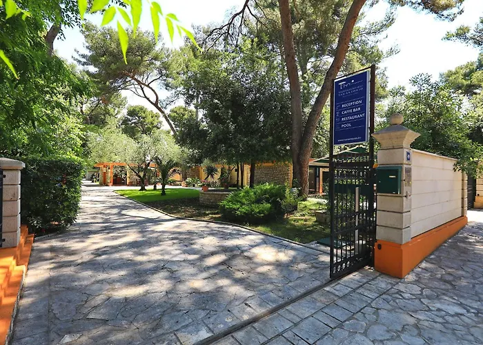 Hotell Mediterranean Village San Antonio Biograd Na Moru