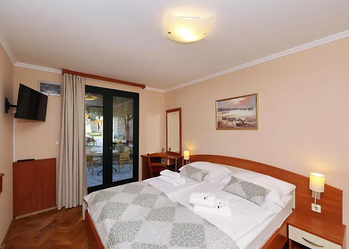 Отель Mediterranean Village San Antonio 3*