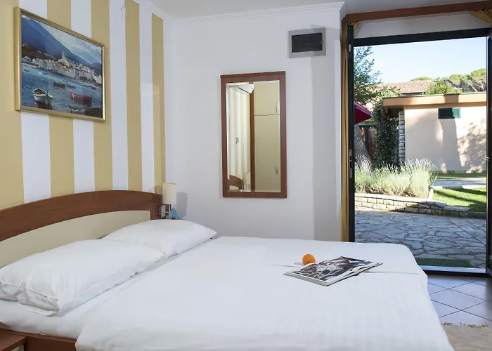 Mediterranean Village San Antonio Отель Биоград-на-Мору